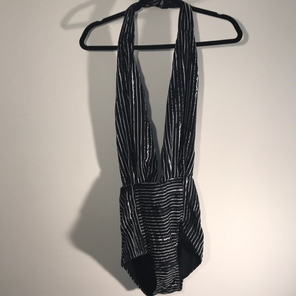 COCOSHIP Other - Cocoship, Size 6 Deep Vneck halter backless 🩱 swimsuit one piece.